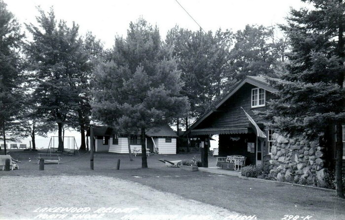 Foughts Resort (Lakewoods Resort) - Vintage Postcard